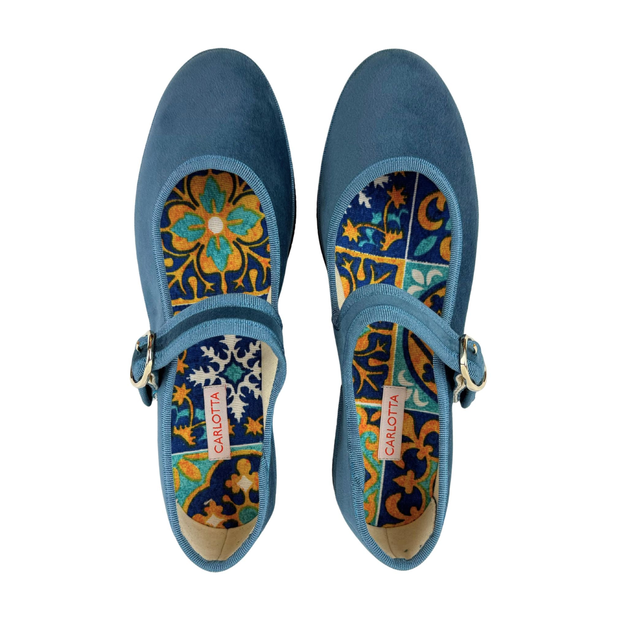 Zapatos Mary Jane Horizonte de terciopelo italiano con hebilla metálica.