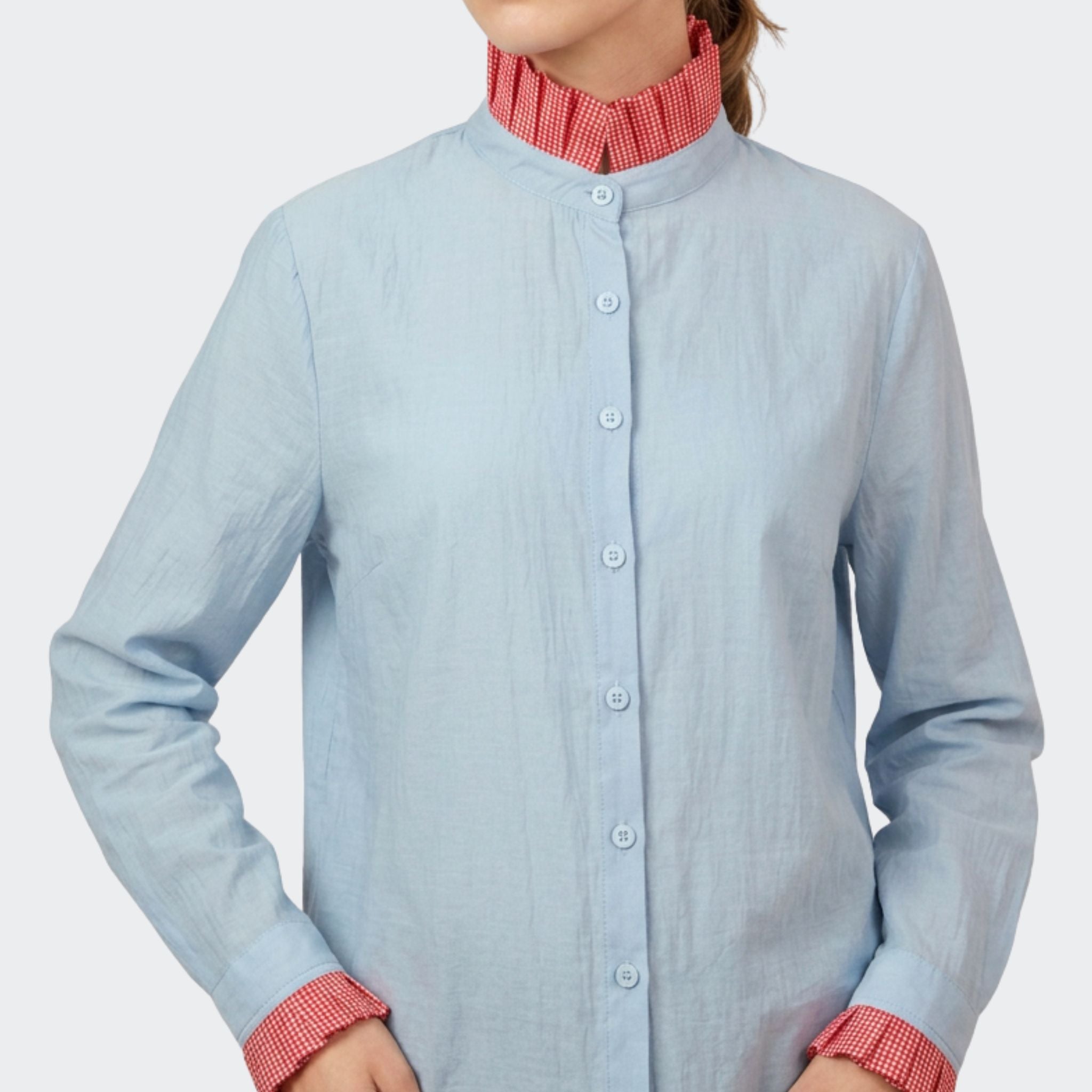 Camisa Azul Claro con Rojo