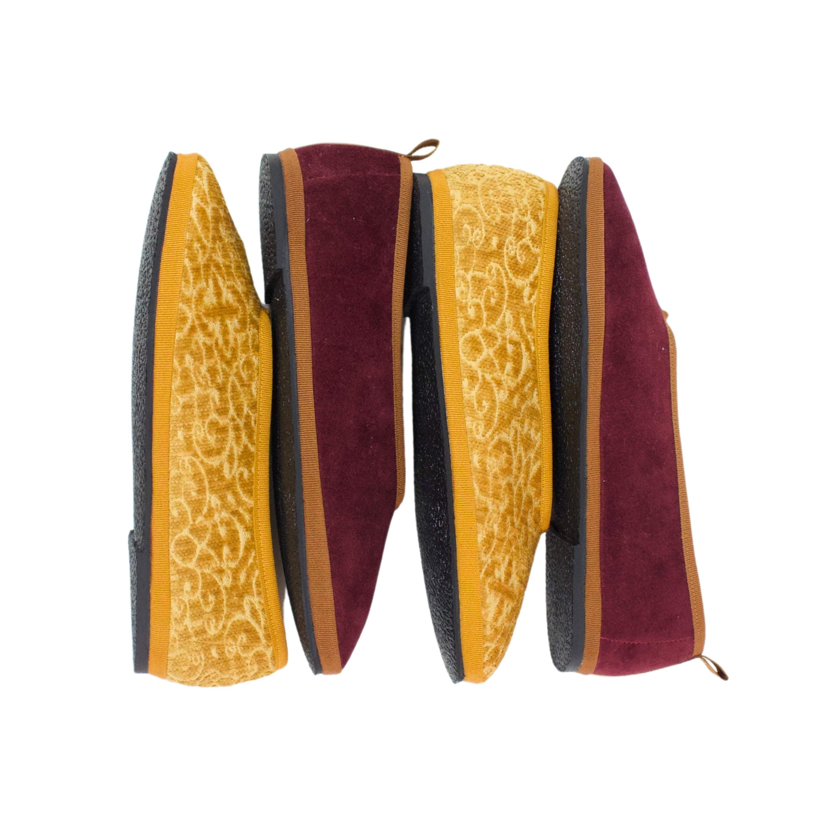 Detalle del brocado color Brocado Ocre en los Flats Brocado Ocre.