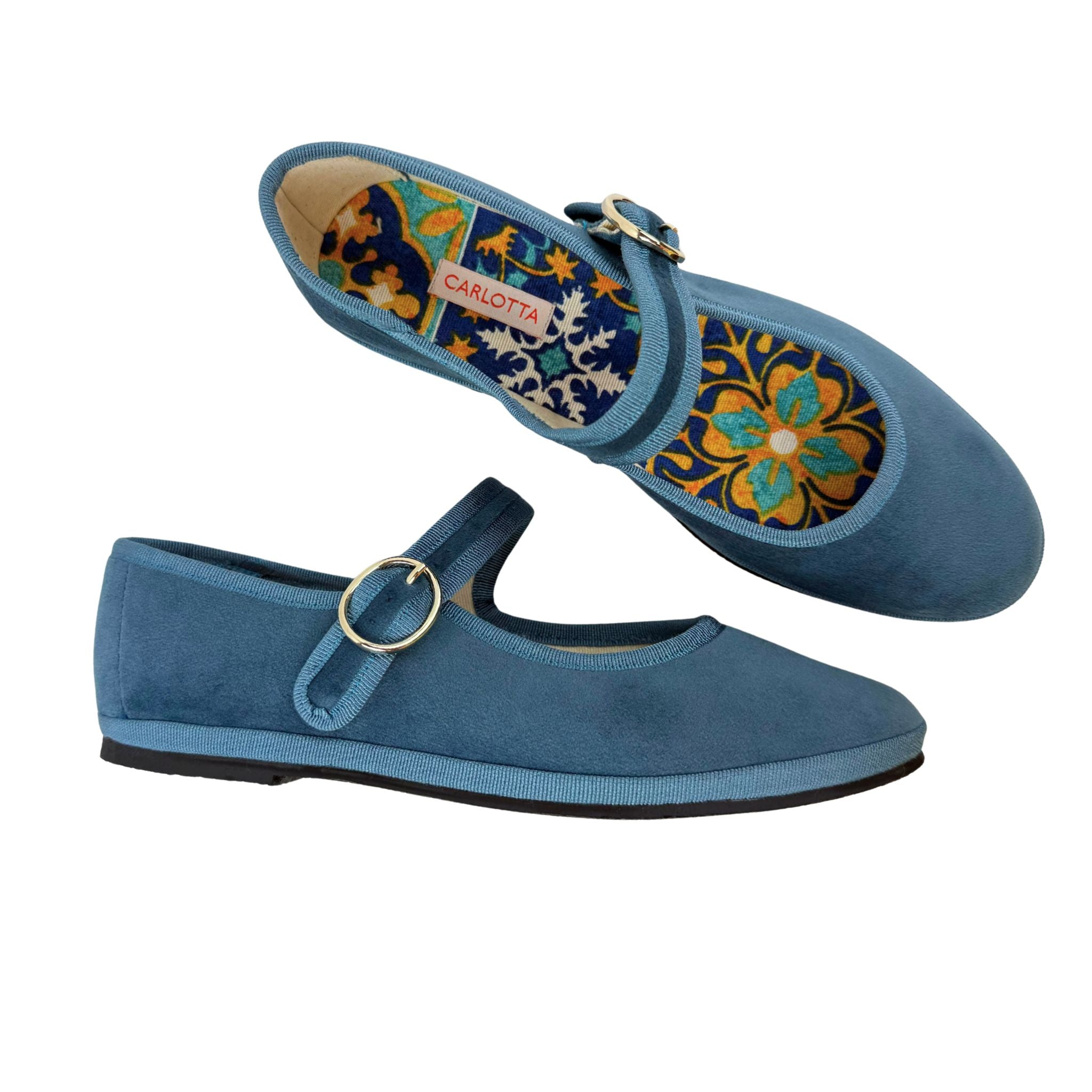 Mujer usando zapatos Mary Jane Horizonte.